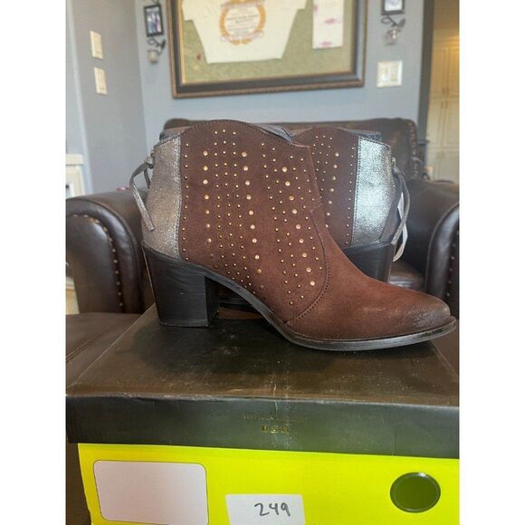 Very Volatile Woman Zeke Brown Leather Studded Boots - Picture 8 of 11